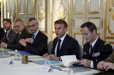 Emmanuel Macron lors d’un conseil de sécurité et de défense, à l’Elysée, le 20 mai 2024.