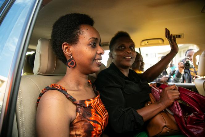 Diane Rwigara (au premier plan), opposante au président rwandais, après son procès par la Haute Cour de Kigali, le 6 décembre 2018. Les juges ont abandonné toutes les charges retenues contre elle et l’ont déclarée non coupable de « faux » et « incitation à l’insurrection ».