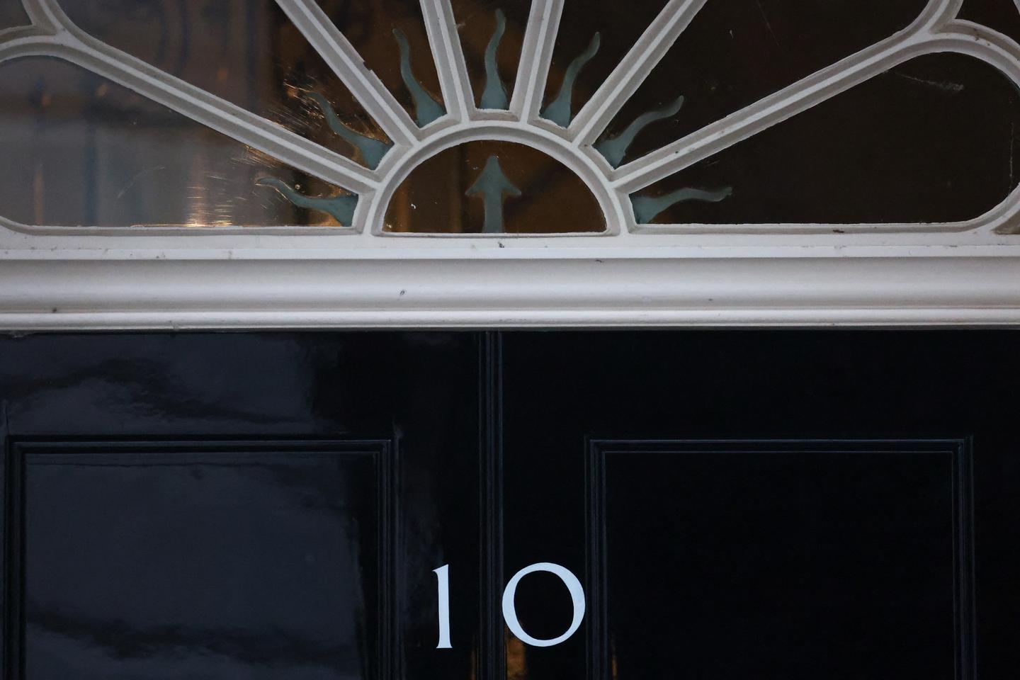 United Kingdom: Behind Labour's expected victory, the shadow of the far right looms