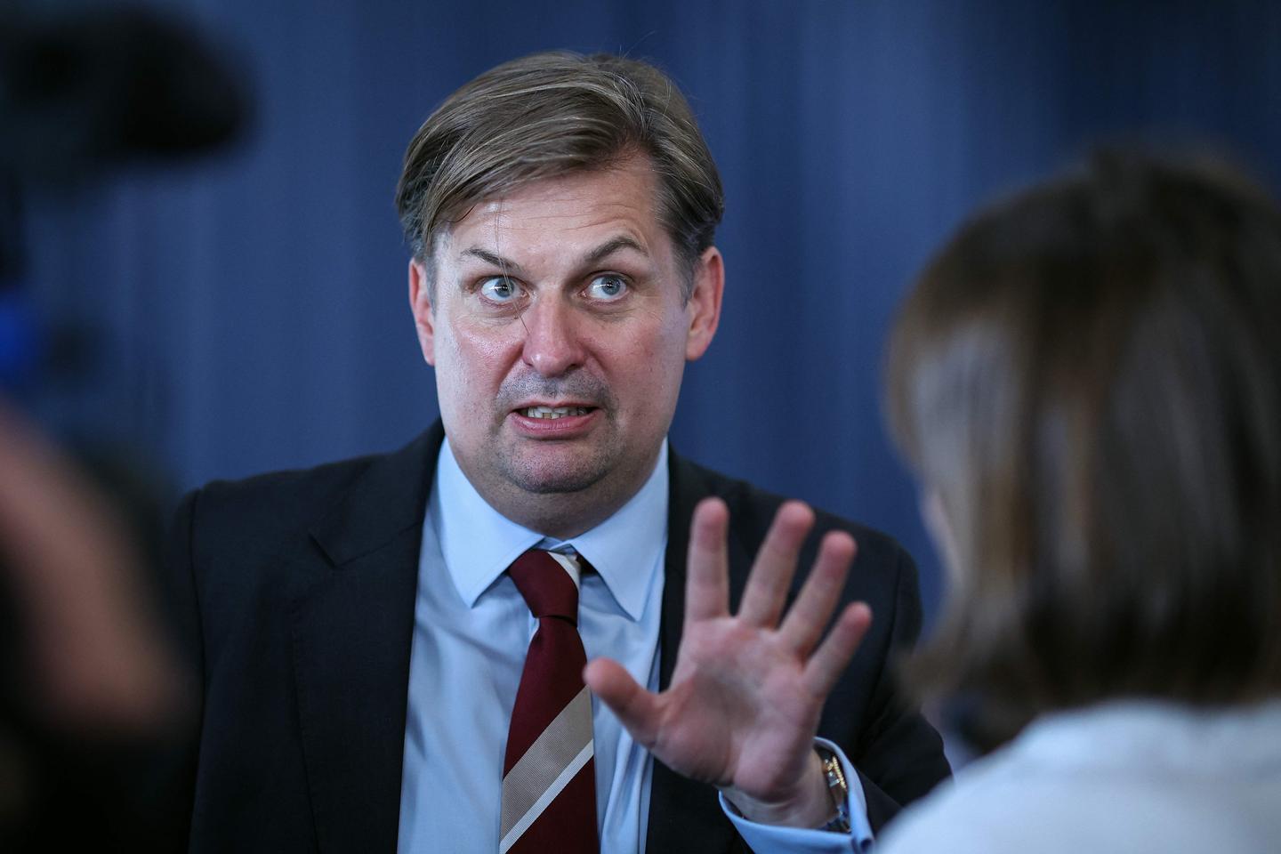 En Alemania, el líder de la lista AfD fue excluido de las reuniones electorales por su partido.