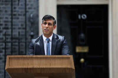 Le premier ministre du Royaume-Uni, Rishi Sunak, lors d’une déclaration à la presse devant le 10, Downing Street, à Londres, le 22 mai 2024.