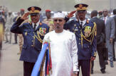 Tchad : Mahamat Idriss Déby investi président, comme son père avant lui