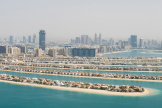 Vue aérienne de Palm Jumeirah, à Dubaï (Emirats arabes unis). Au centre, le Pacific, l’immeuble où Ruja Ignatova a investi.