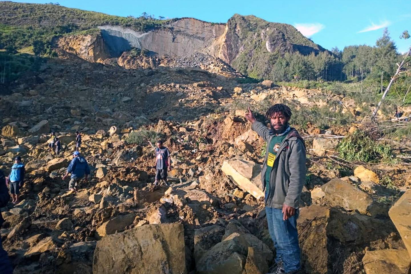 Papua New Guinea: Large landslide causes 'loss of life and property'