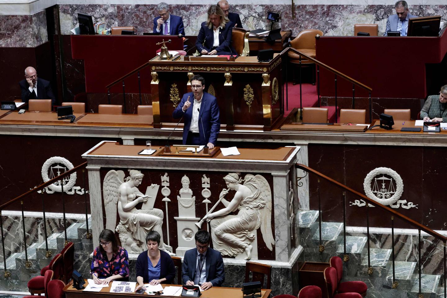 French parliament debates divisive bill on 'aid in dying'