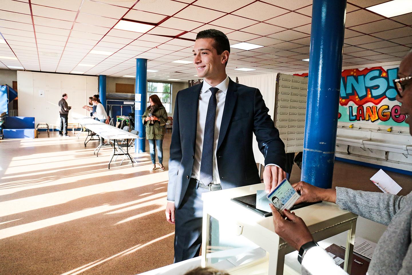 Regarder la vidéo L’enfance de Jordan Bardella à Saint-Denis, du mythe à la réalité