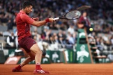 Novak Djokovic sur le court Philippe-Chatrier, mardi 28 mai, à Paris. 