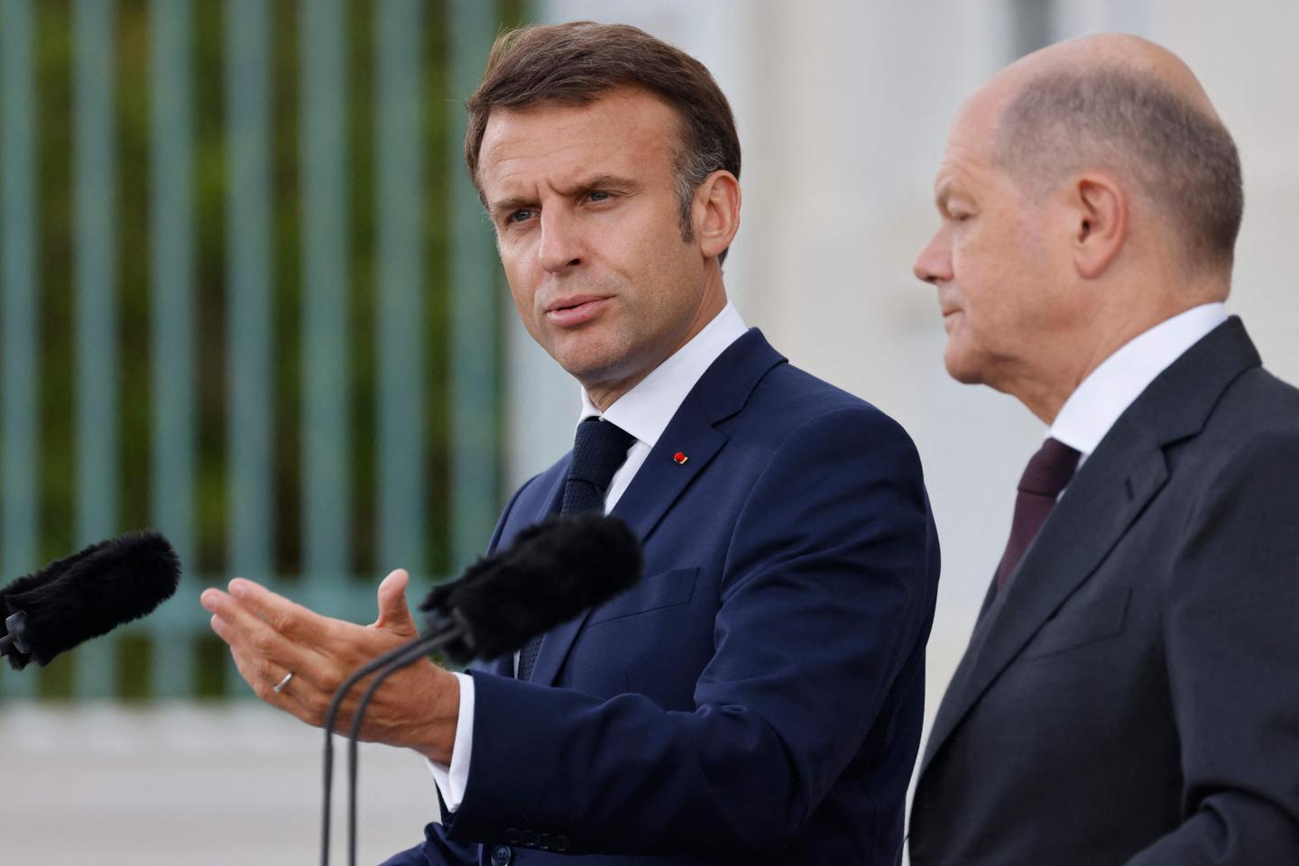 Macron: Ukraine should be allowed to 'neutralize' Russian military bases
