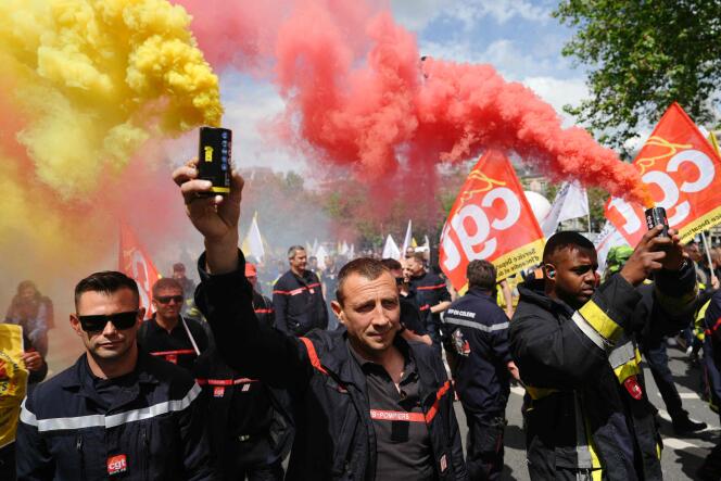 Durante una manifestación de bomberos en París, el 16 de mayo de 2024.