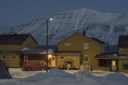 Une petite ville minière, dans l’archipel norvégien du Svalbard.