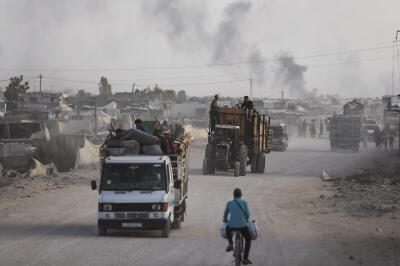 Des Palestiniens fuient la ville de Rafah, bombardée par Israël, le 28 mai 2024.