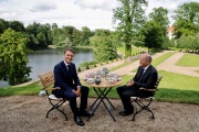 Emmanuel Macron et Olaf Scholz à (Allemagne), le 28 mai 2024. 