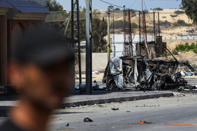 Un véhicule détruit par une frappe israélienne à Rafah, le 30 mai 2024.