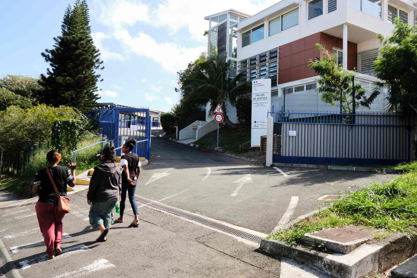 暴動はカナックの世界と司法機関の分裂を明らかにした