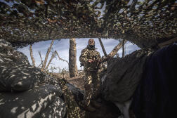 Un soldat ukrainien sur la ligne de front, dans l’oblast de Donetsk, le 13 avril 2024.