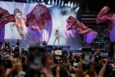 Taylor Swift, lors de la tournée « The Eras Tour », à Décines-Charpieu (Rhône), près de Lyon, le 2 juin 2024.