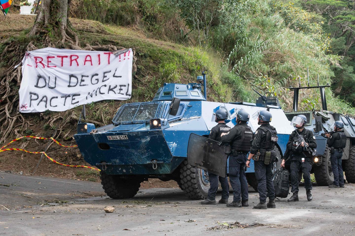 月曜日に憲兵と分離主義者の間で銃撃事件が発生し、8人目が死亡