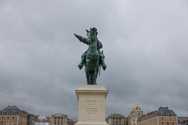 The horse reigns supreme in Versailles | WN24 1 The equestrian statue representing Louis XIV, located in front of the entrance to the Chateau de Versailles and renovated for the Olympic Games, Versailles, May 31, 2024.