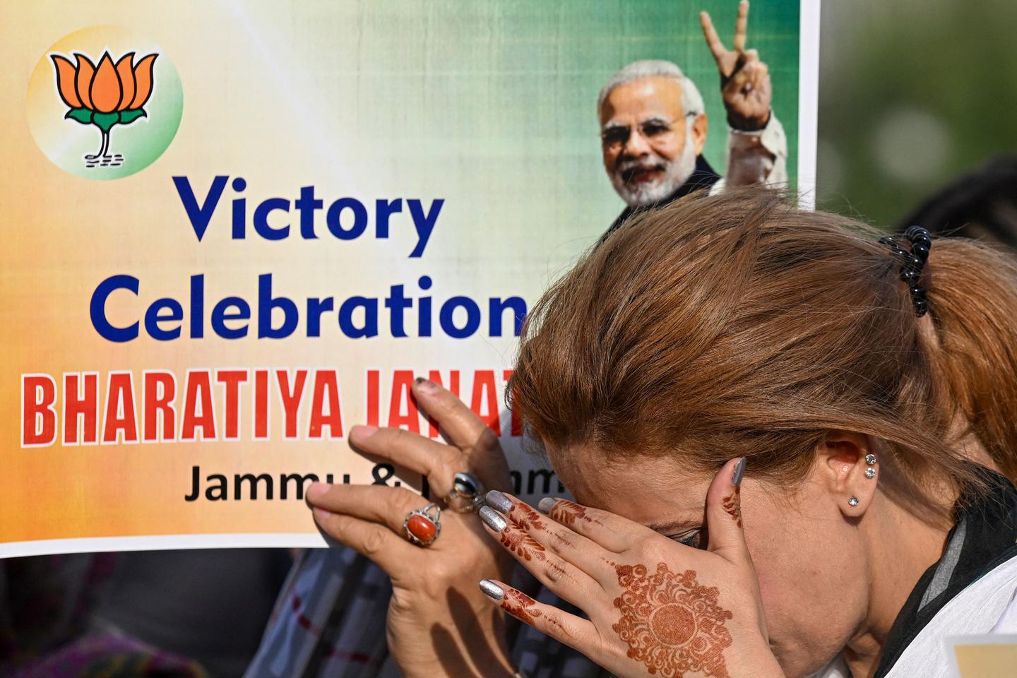 Modi claims victory in India, opposition says voters 'punished' PM's party