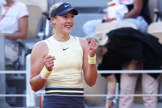 17-year-old Andreeva beats Sabalenka in maiden Slam quarter-final | WN24 1 Russia's Mirra Andreeva celebrates after winning against Belarus' Aryna Sabalenka at the end of their women's singles quarter-final match of the French Open tennis tournament, in Paris, on June 5, 2024.