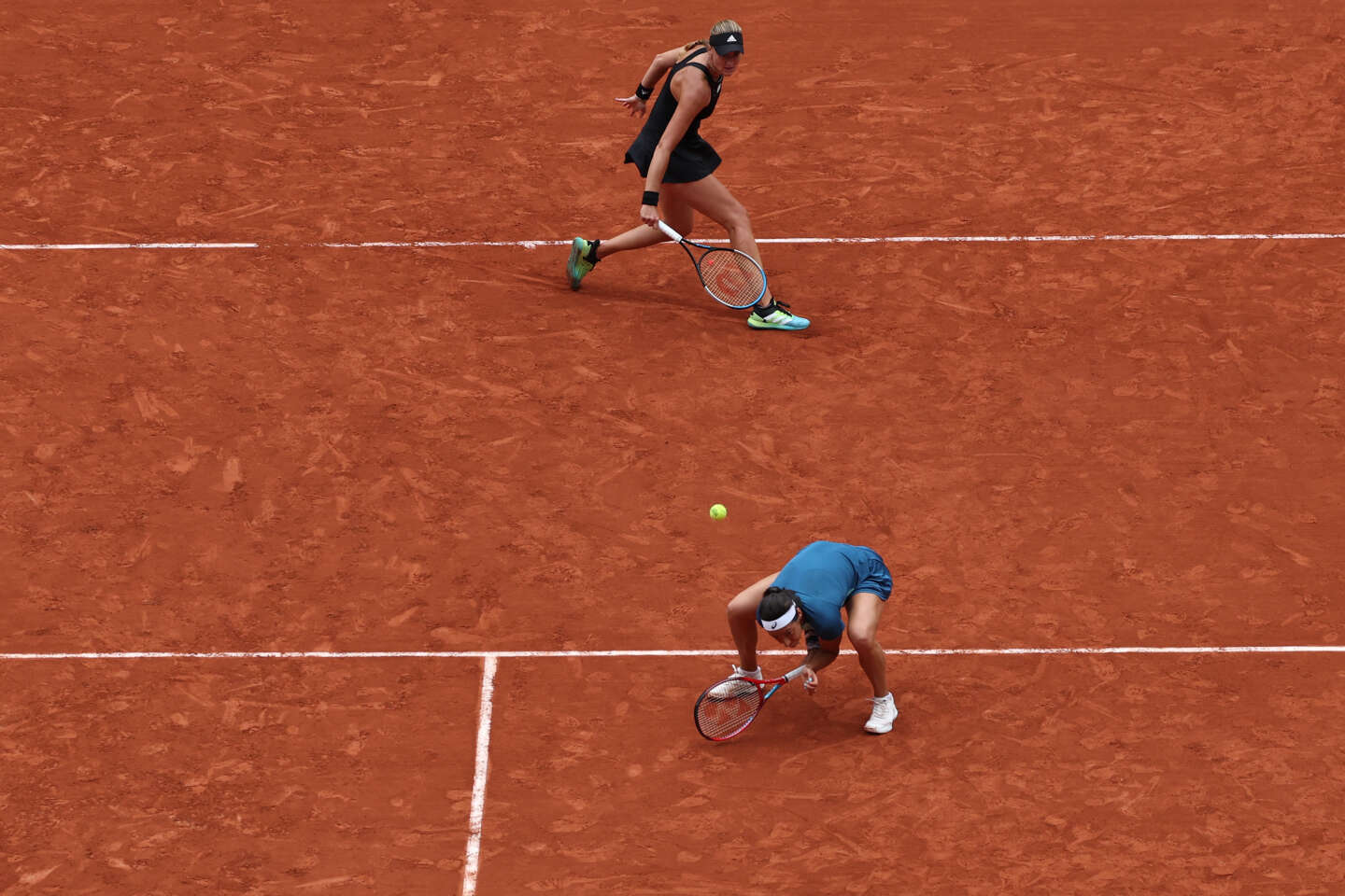 Regarder la vidéo A Roland-Garros, avis d’épais brouillard sur les doubles français pour les JO