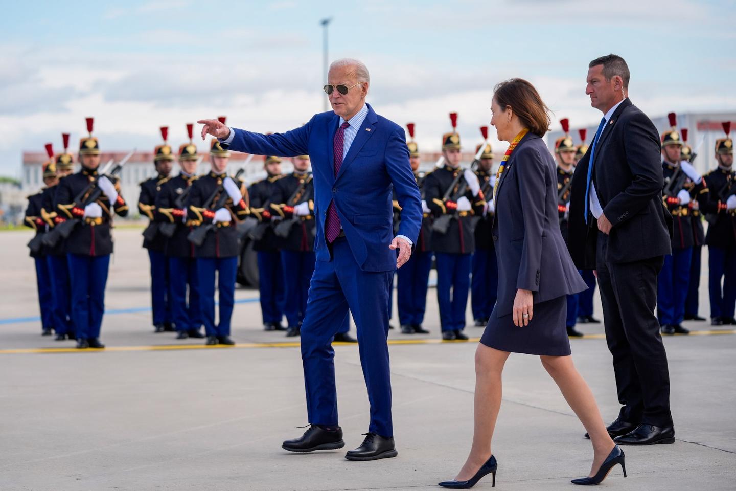 Biden arrives in France to commemorate D-Day anniversary
