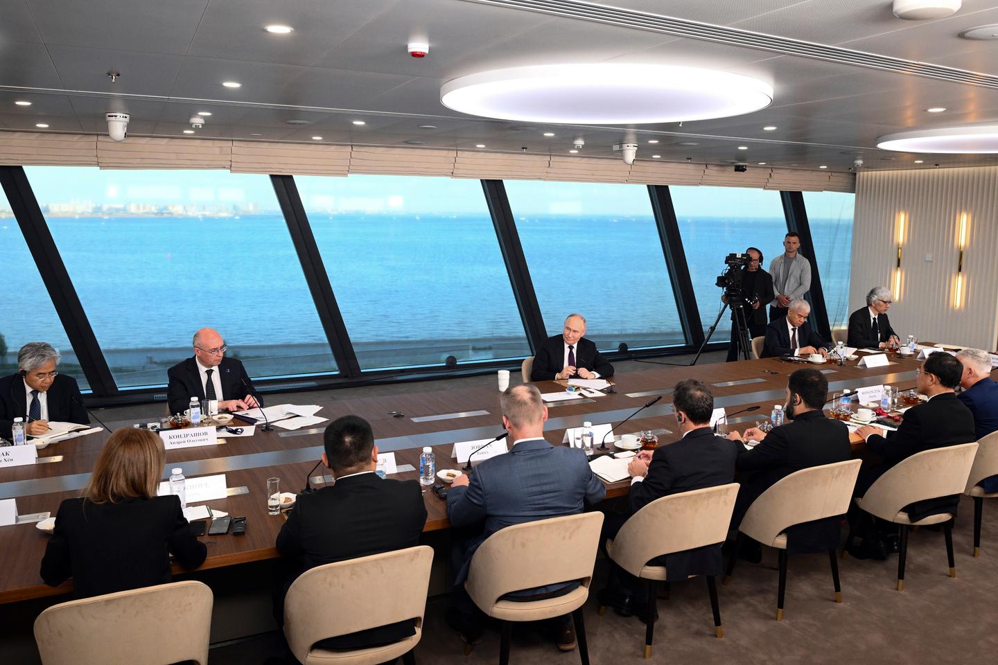 Putin threatens to supply long-range missiles to other countries to strike the West