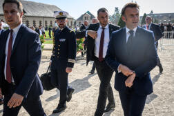 Emmanuel Macron au haras national de Saint-Lô (Manche), le 5 juin 2024, à l’occasion des commémorations du 80e anniversaire du Débarquement.