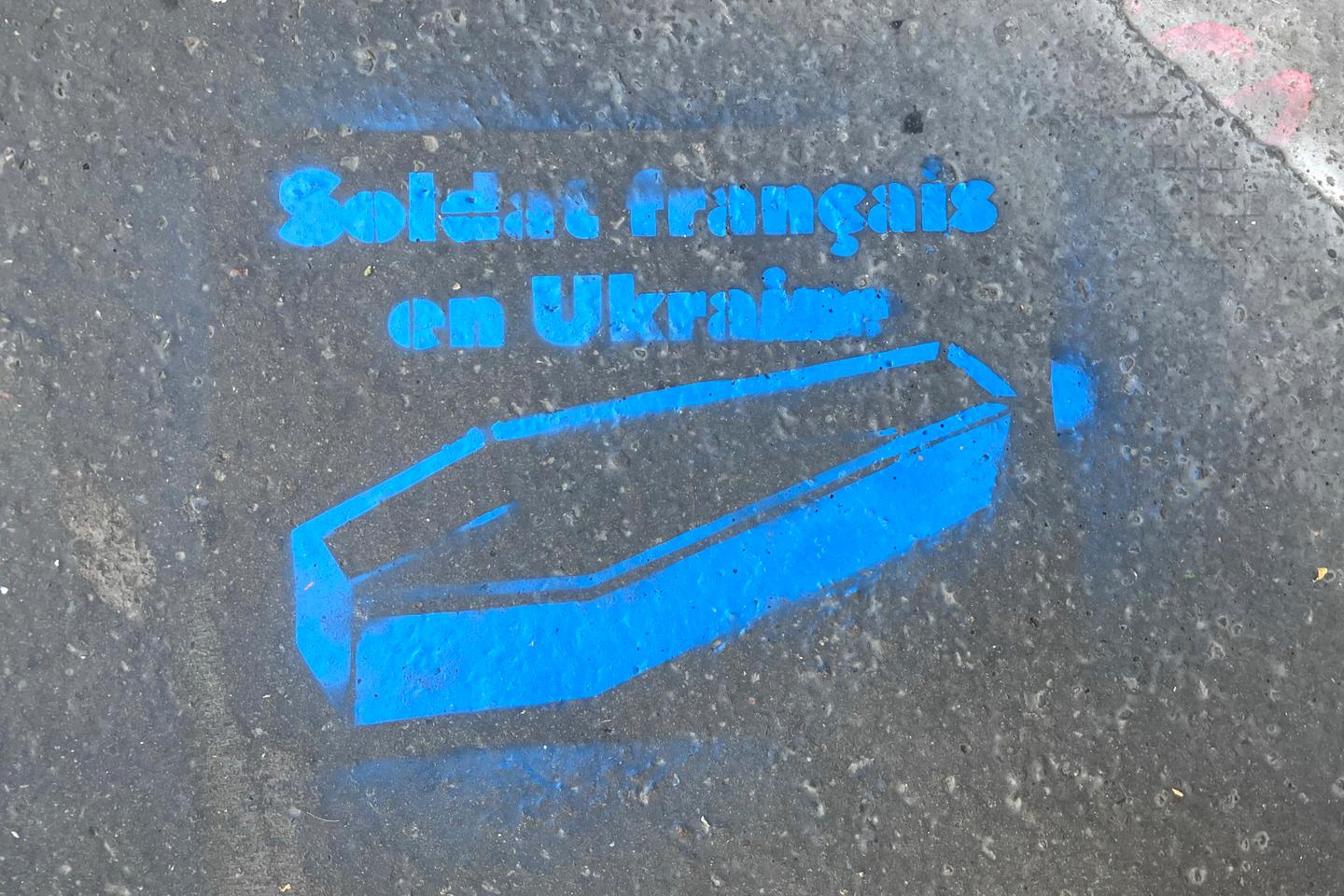 Coffins at the Eiffel Tower: Dubious 'Ukrainian art group' behind new graffiti