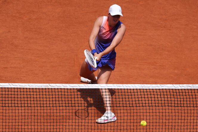 Iga Swiatek lors de son match contre Marketa Vondrousova, à Roland-Garros, le 4 juin 2024.