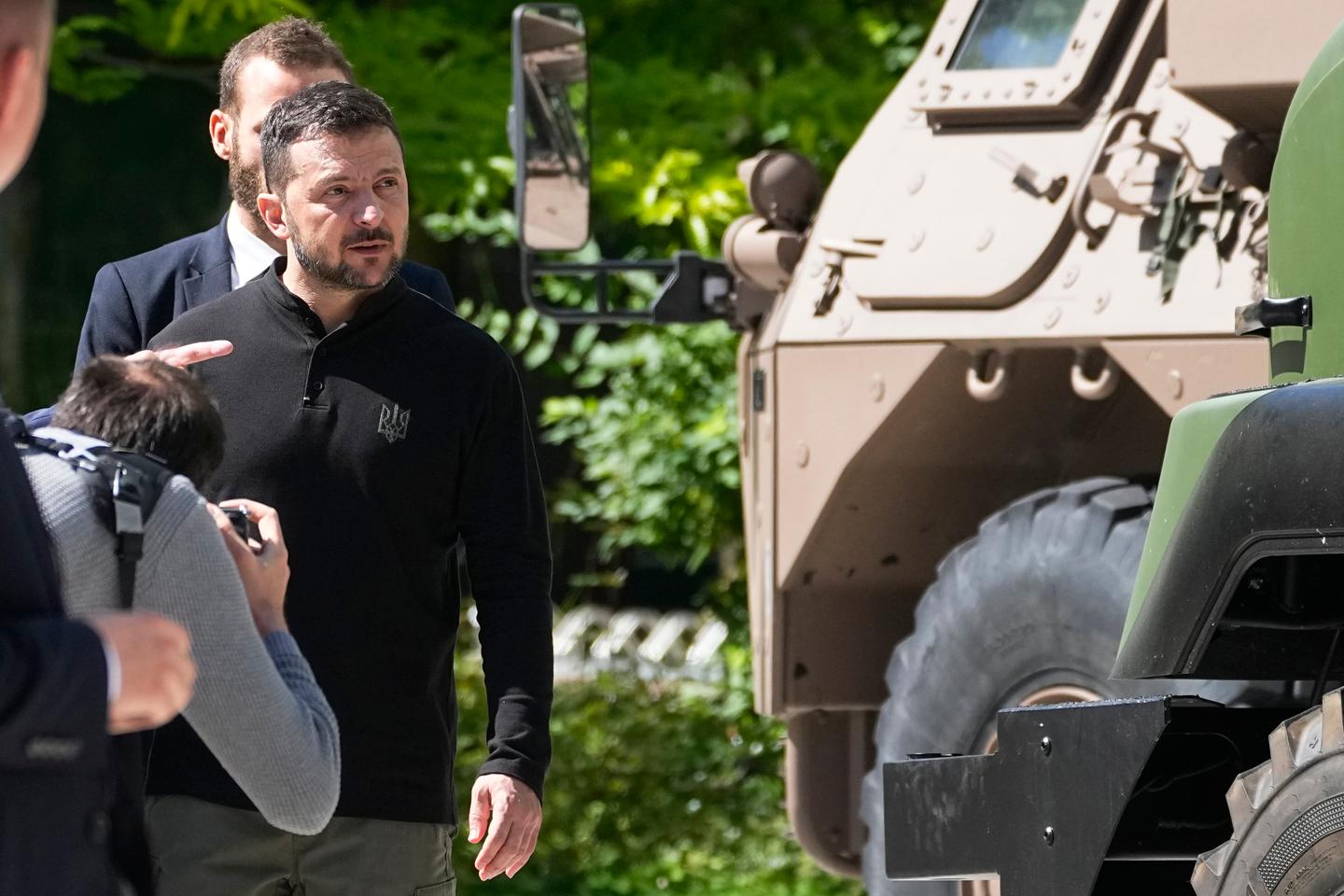Zelensky urges West to do more for 'fair peace,' in speech to French parliament