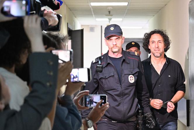 Le chercheur français Laurent Vinatier, avant son audience de détention provisoire à Moscou, le 7 juin 2024. 