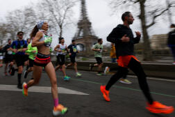 Pendant le marathon de Paris, le 2 avril 2023.