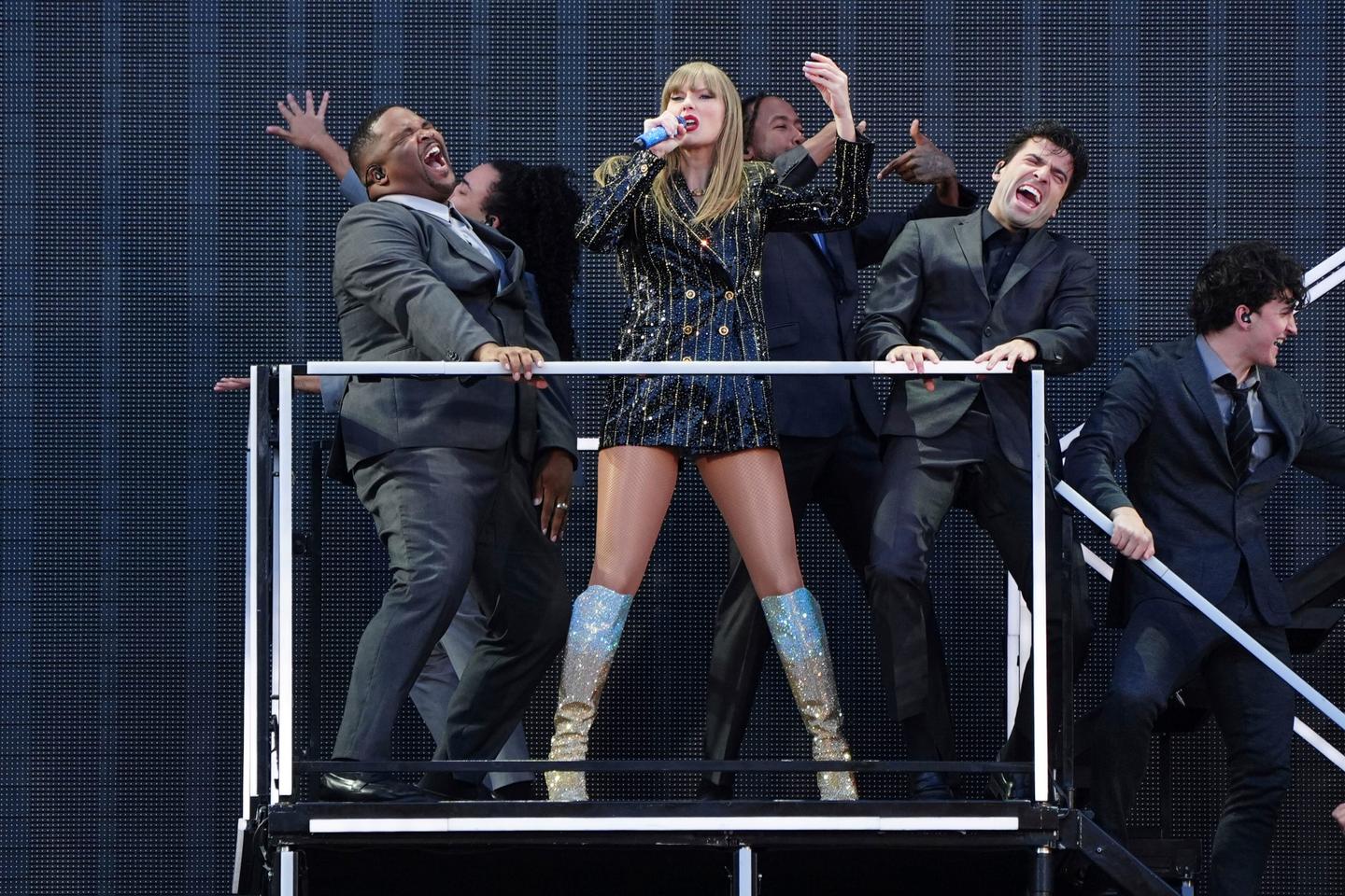 Taylor Swift tour hands UK economy £1 billion