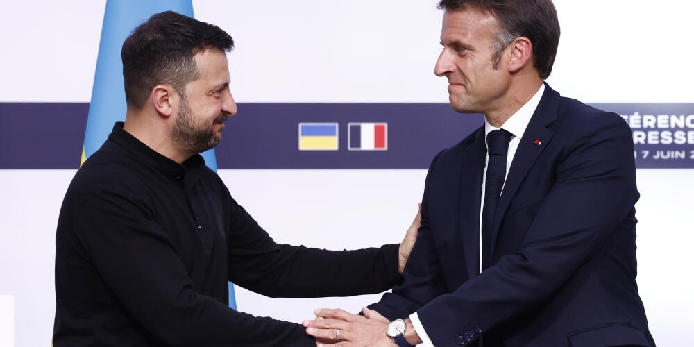 Emmanuel Macron et Volodymyr Zelenskyy lors d’une conférence de presse conjointe, le vendredi 7 juin 2024 à l’Elysée à Paris.