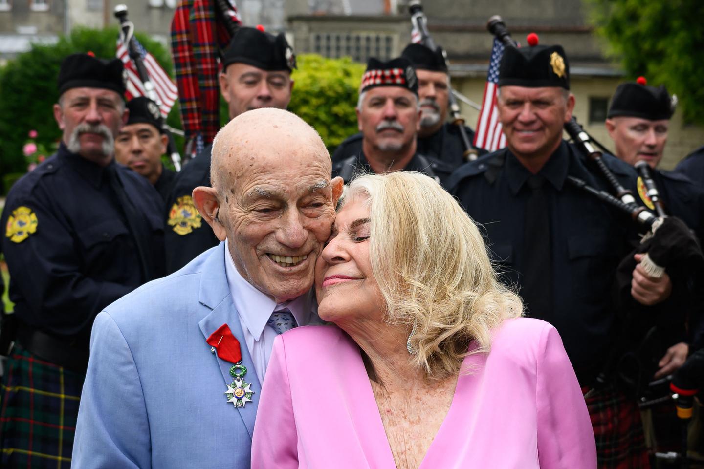 WWII veteran, 100, marries sweetheart, 96, in Normandy after D-Day events