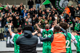 Communion entre joueurs et supporteurs après la victoire contre le club de l’Union Royale Namur, à Namur (Belgique), le 10 mars 2024.