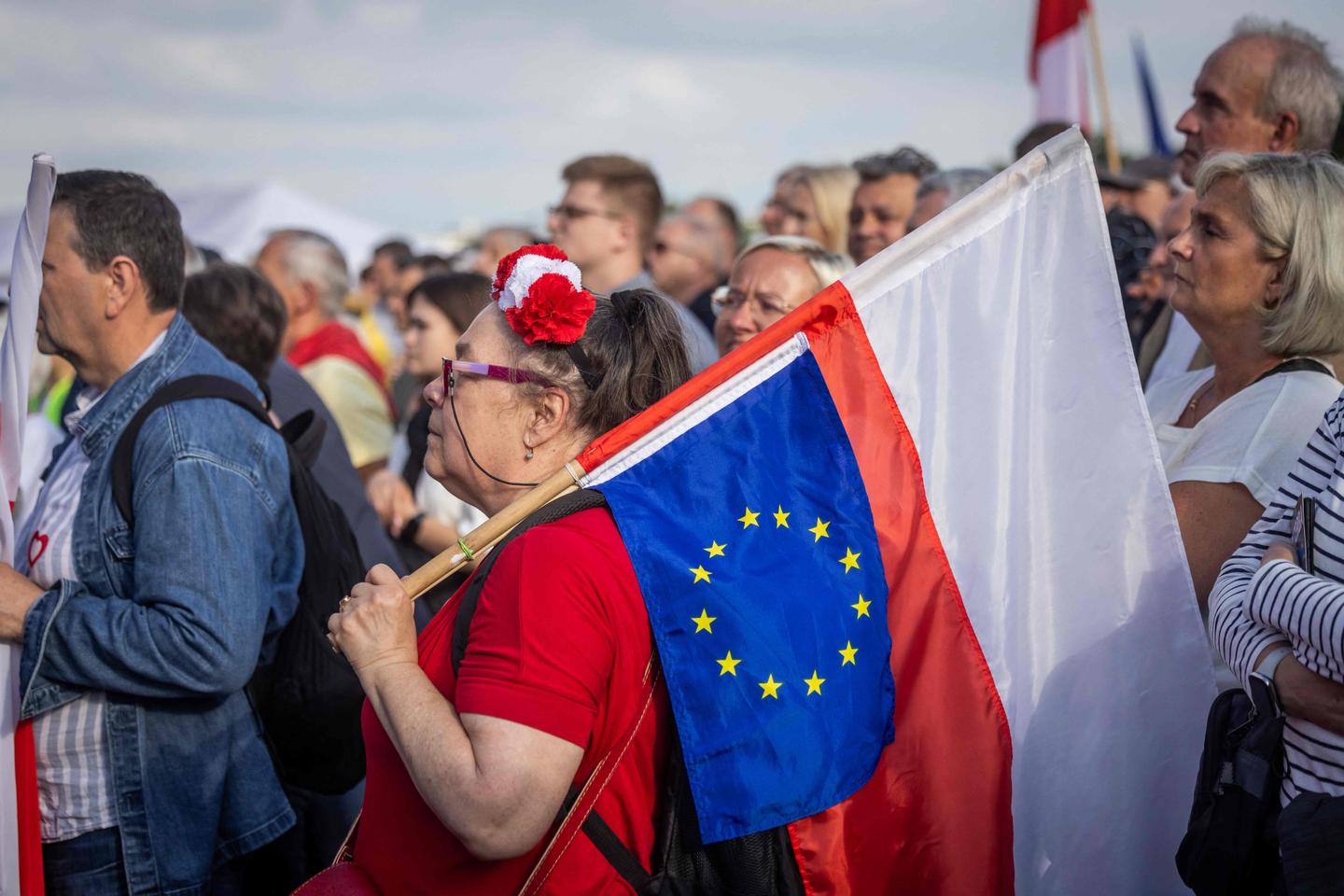 Europeans vote in crucial elections for EU's future