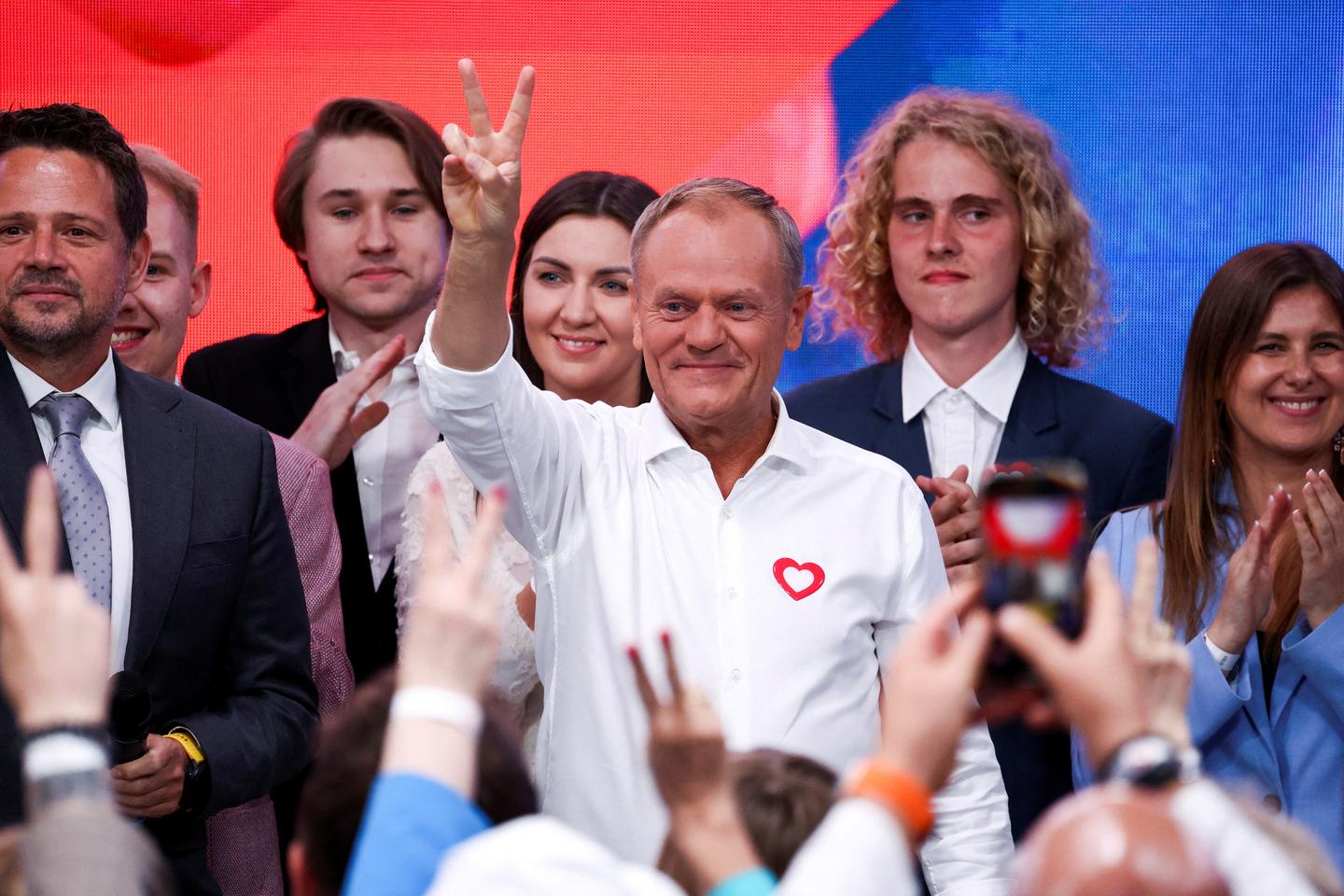 W Polsce ze stanowiska zostaje usunięty proeuropejski PiS premiera Donalda Tuska