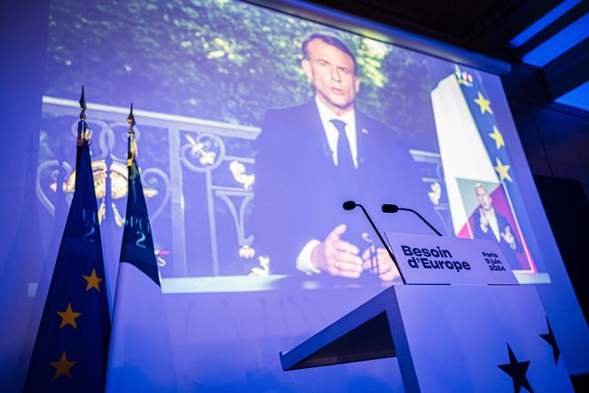 Retransmission de l’allocution du président de la République, Emmanuel Macron, lors de la soirée éléctorale de la majorité présidentielle pour les européennes à la Maison de la Mutualité, à Paris, le 9 juin 2024.