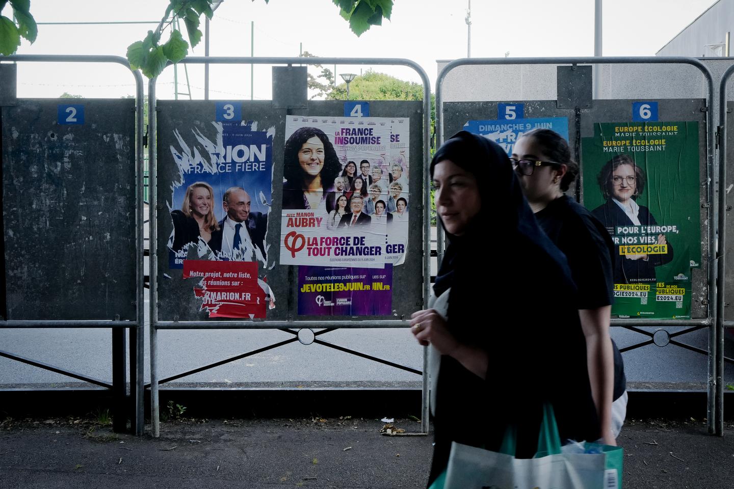 'I saw fear tonight': Paris banlieue mayors' worries after Macron calls snap elections