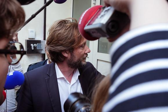 Le chef de file des députés socialistes sortants Boris Vallaud, à son arrivée au QG d’EELV, à Paris, le 10 juin 2024.
