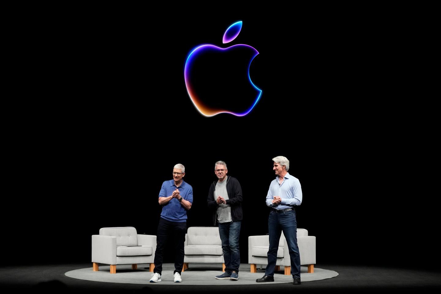 Apple leaps into AI with a ChatGPT deal to smarten up Siri
