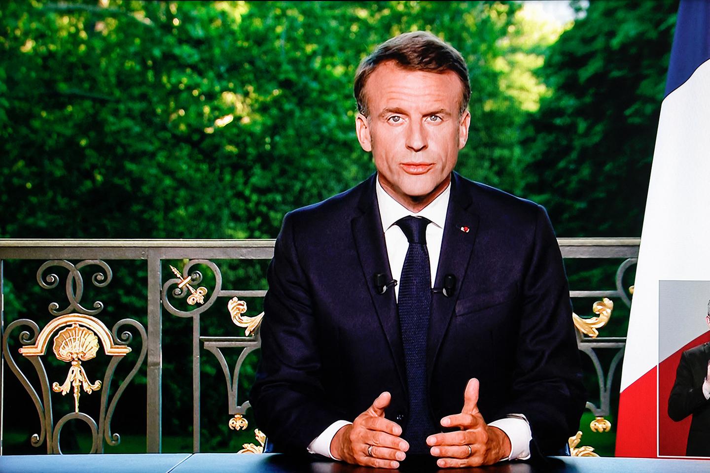 Macron dissolves the Assemblée Nationale in a black suit. Does anyone care?