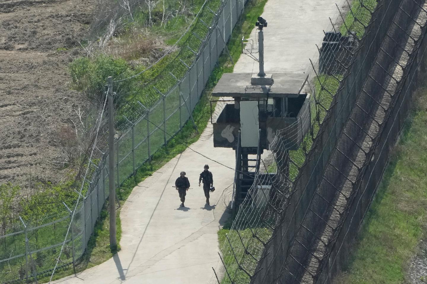 South Korea fires warning shots after North Korea soldiers briefly cross border