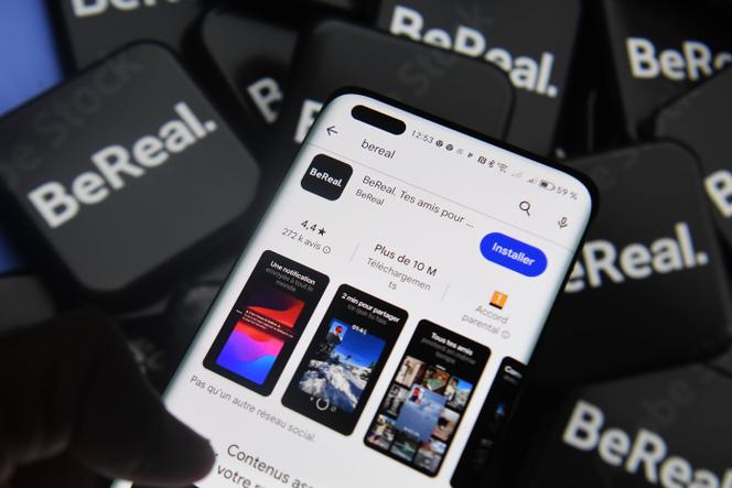 BeReal mobile app.