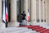 Avant un dîner d’Etat, au palais de l’Elysée, à Paris, le 8 juin 2024. 
