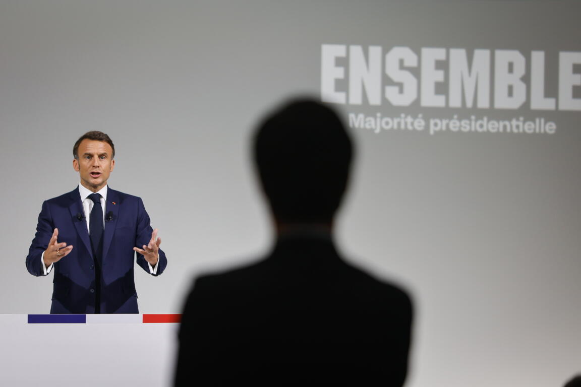 Le président français Emmanuel Macron prononce un discours, le 12 juin 2024 à Paris. 