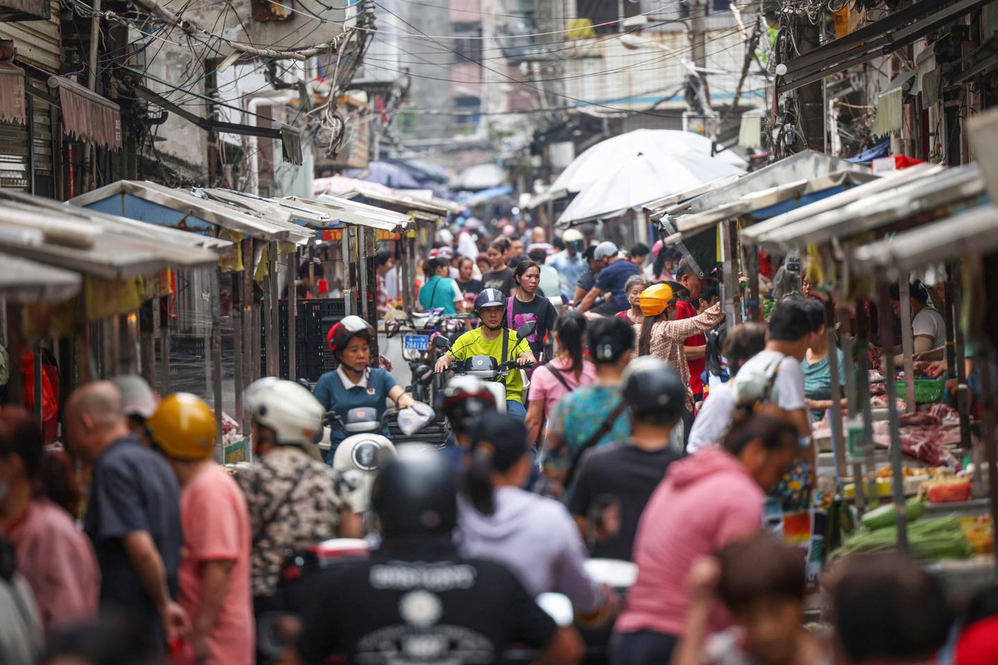 Inflation: 'China seems to be walking upside down compared to Europe and the US'