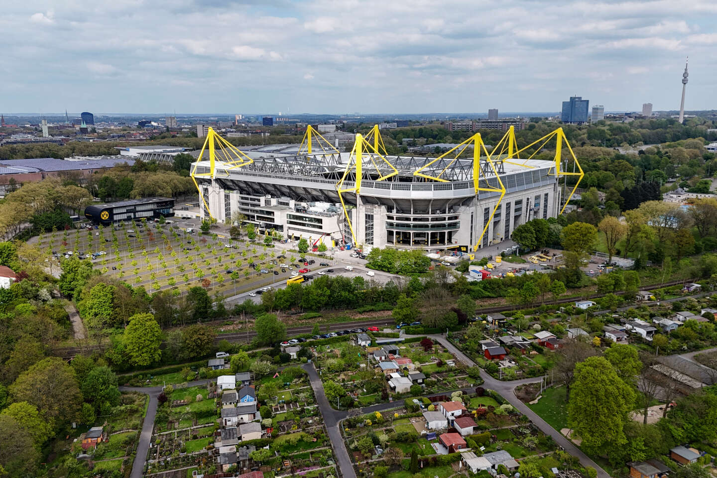 Regarder la vidéo Euro 2024 : le stade de Dortmund et son mythique « mur jaune », vestiges d’une Ruhr populaire et industrielle